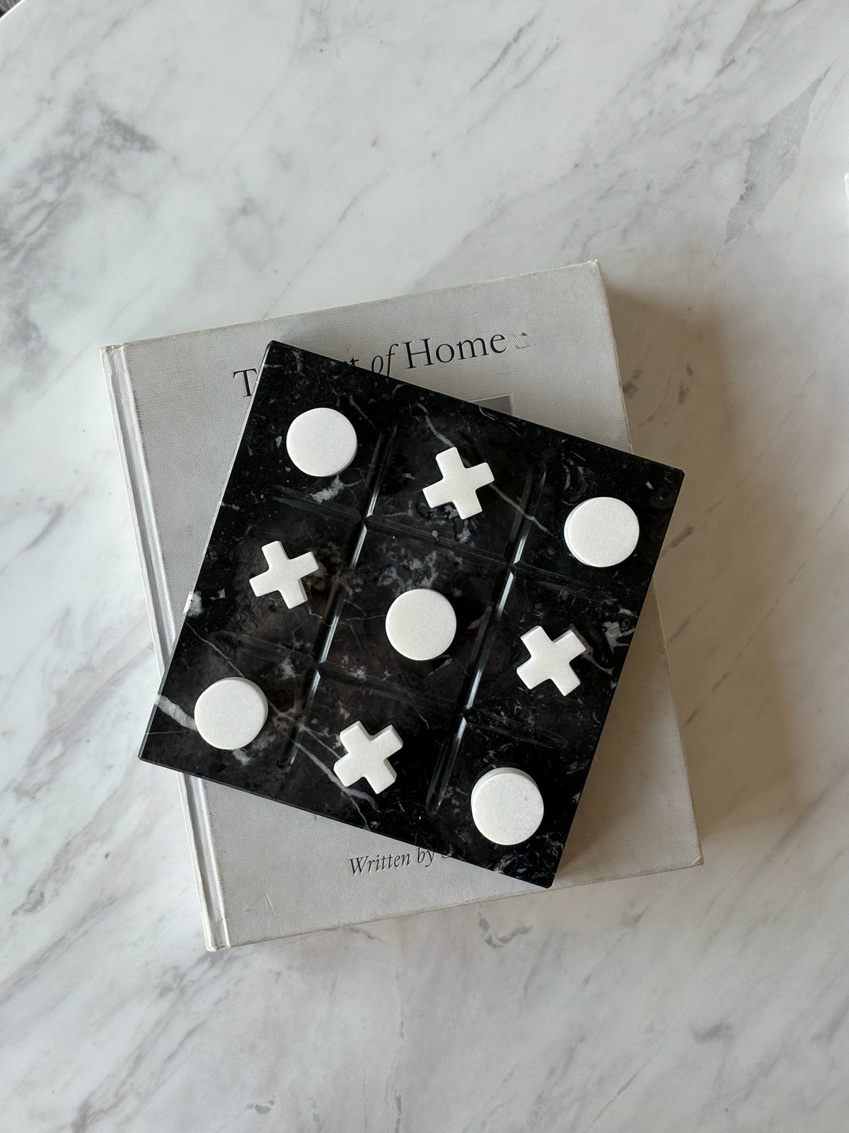 Tic Tac Toe Noir