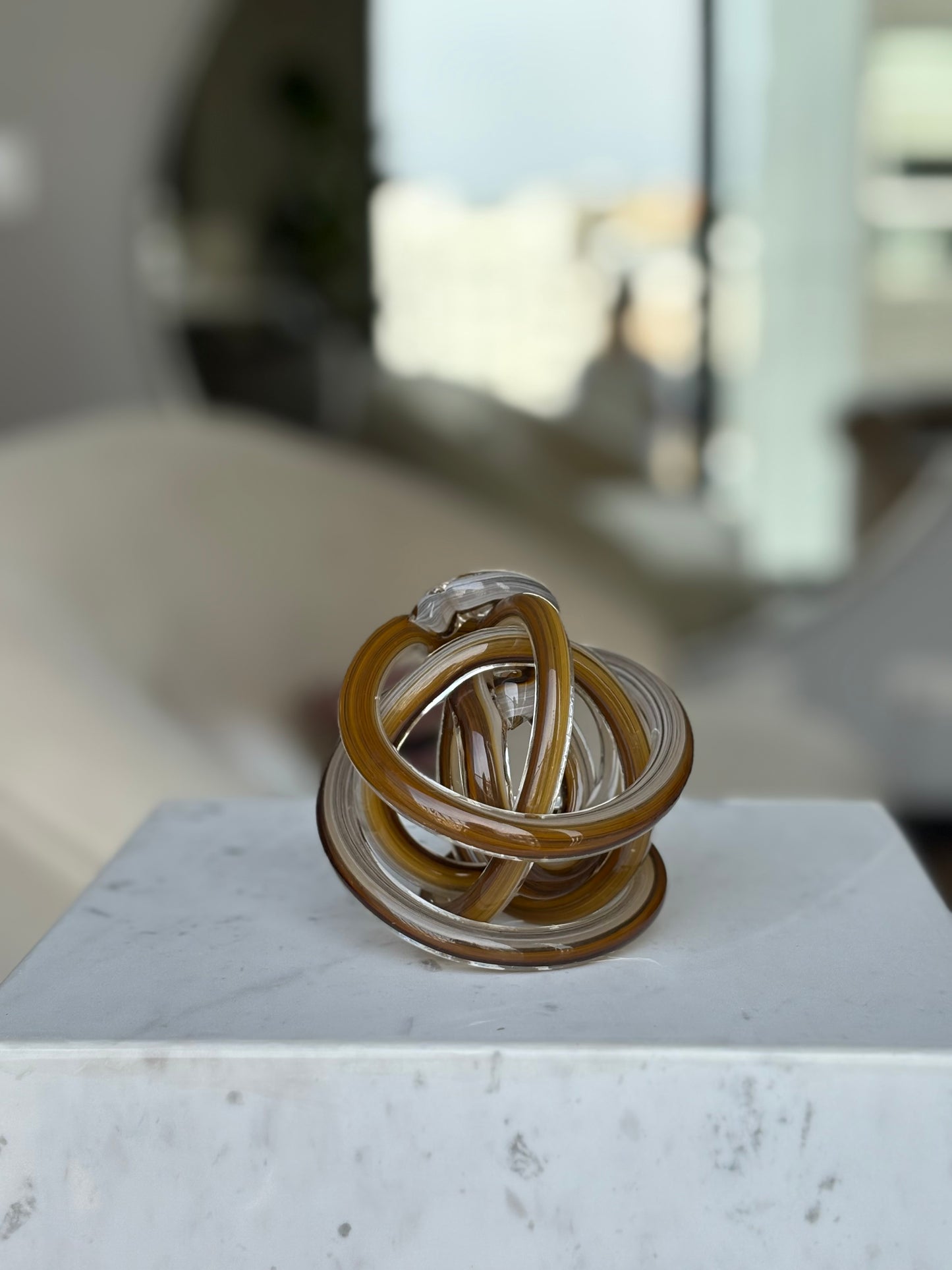 Knot Ambar