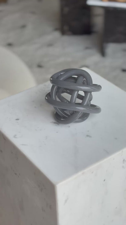 Knot Grey