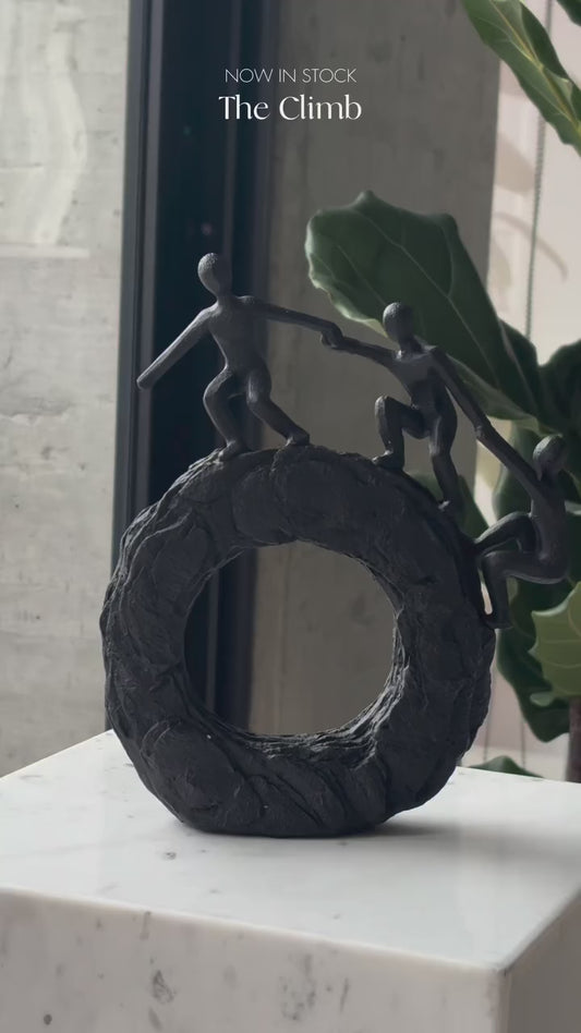 Escultura The Climb