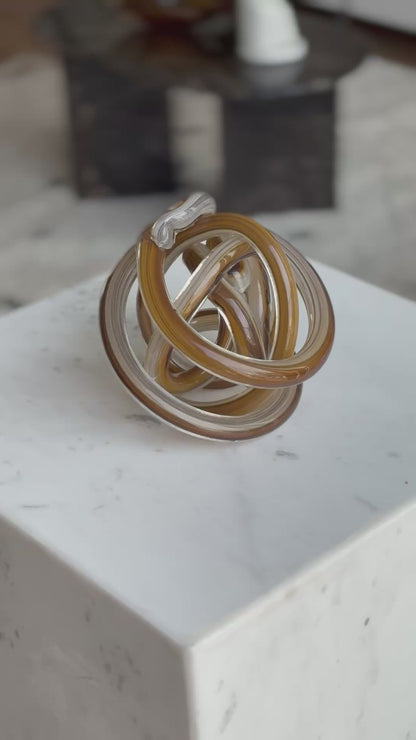 Knot Ambar
